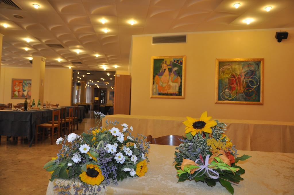 Hotel Terme Di San Vittore Genga  Luaran gambar