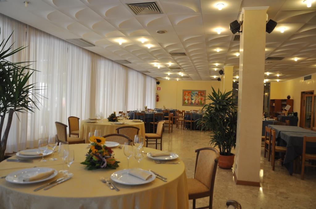 Hotel Terme Di San Vittore Genga  Luaran gambar