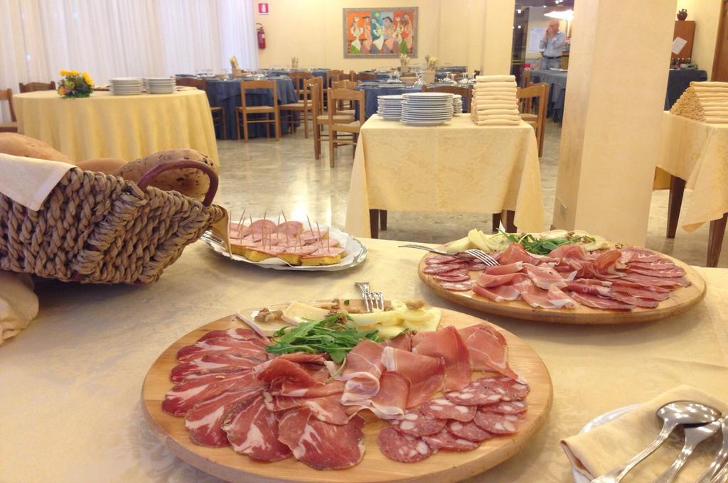 Hotel Terme Di San Vittore Genga  Luaran gambar